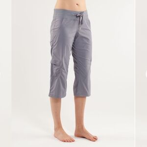 RARE Lululemon Yogs Camp Crop SIZE 6